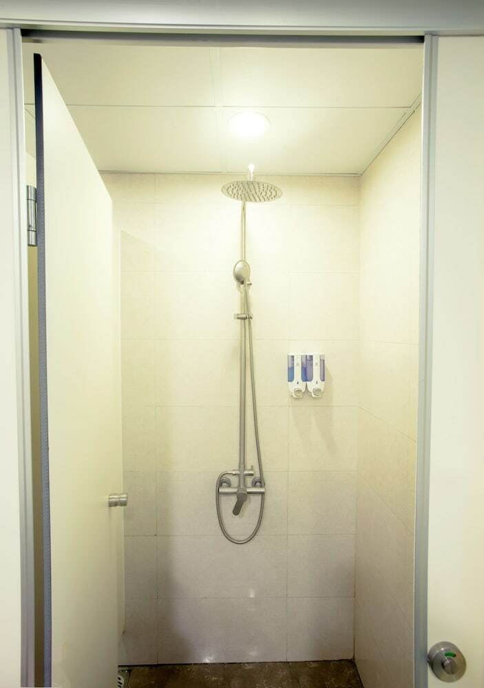 Hostal Reddoorz Hostel @ Signature Inn