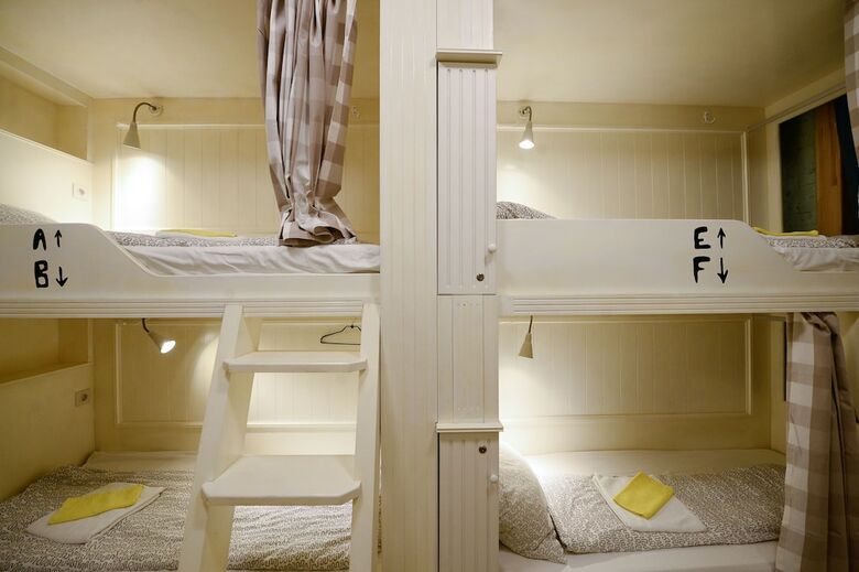 Hostal Good Mood Hostel