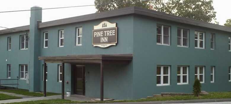 Hotel Pine Tree Inn