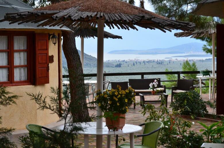 Chrissa Camping Rooms & Bungalows