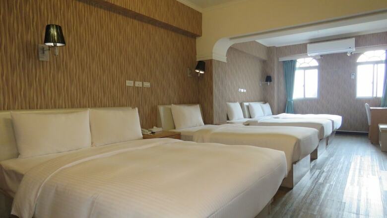 Sky 1 Hotel