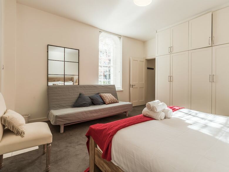 Apartamentos The Eamon Develara Suite - Hiphipstay