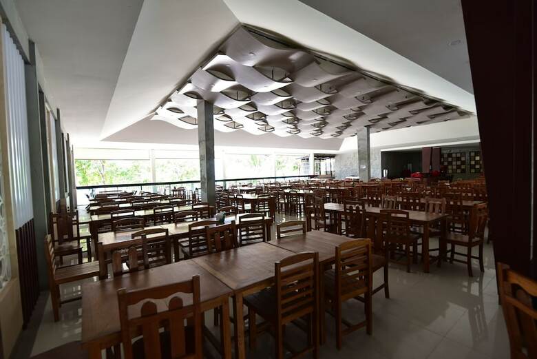 Hotel Varin Beach Resort