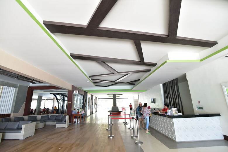 Hotel Varin Beach Resort