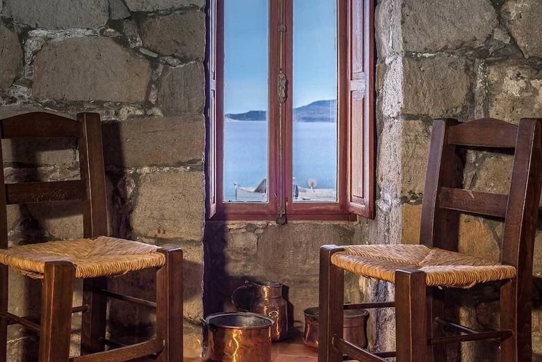 The Windmill Adamas Sea View