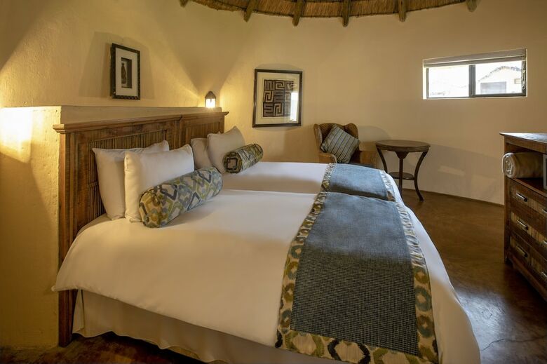 Hotel Bush Bungalows At Sun City Resort