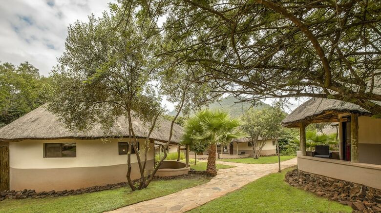 Hotel Bush Bungalows At Sun City Resort