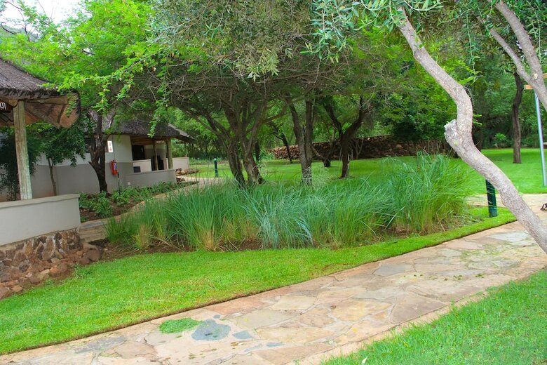Hotel Bush Bungalows At Sun City Resort