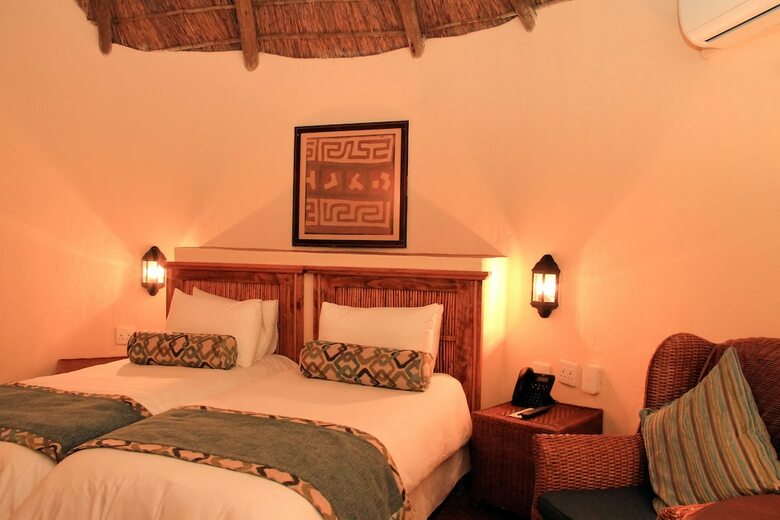 Hotel Bush Bungalows At Sun City Resort
