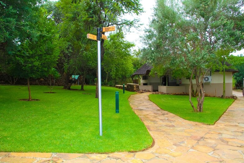 Hotel Bush Bungalows At Sun City Resort