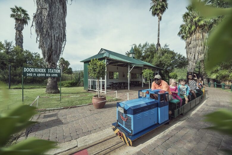 Hotel Bush Bungalows At Sun City Resort