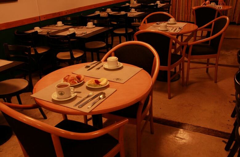 Hotel Mayflower Suites