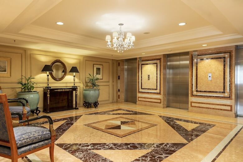 Park Tower - A Luxury Collection Hotel