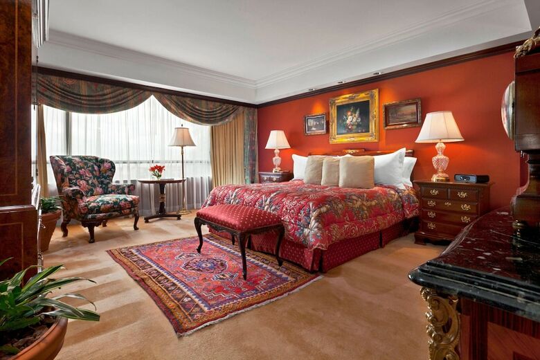 Park Tower - A Luxury Collection Hotel