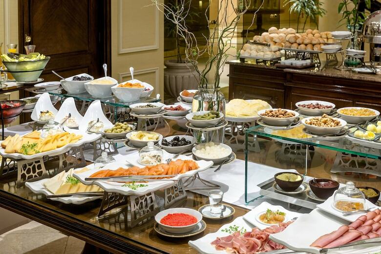 Park Tower - A Luxury Collection Hotel