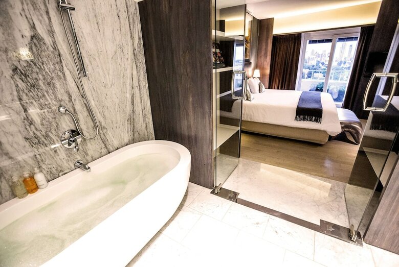 Hotel Esplendor Plaza Francia