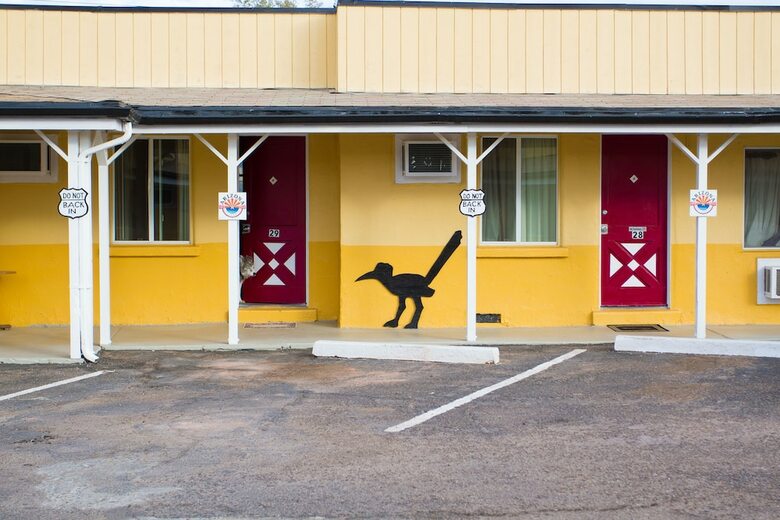 Motel Brad's Desert Inn