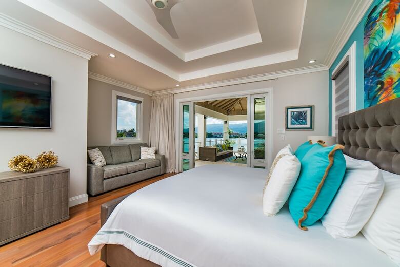 Villa Everything Nice By The Sea In Montego Bay 5br