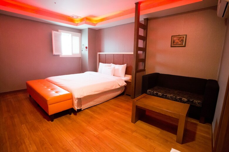 Hotel Ritz Hostel
