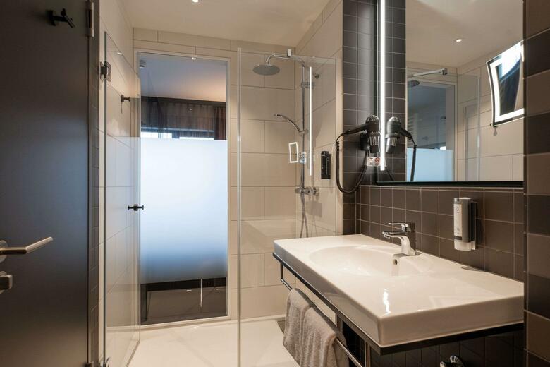 V8 Hotel K�ln @motorworld, Ascend Hotel Collection