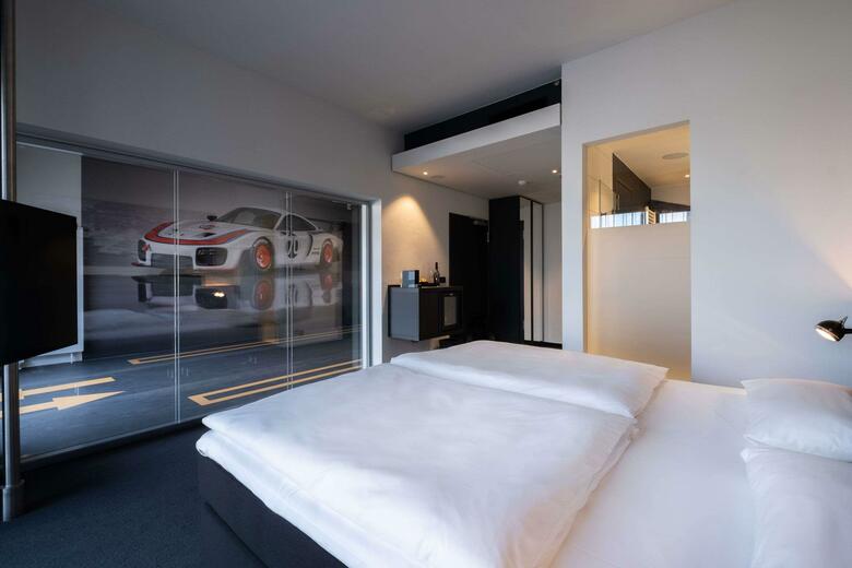 V8 Hotel K�ln @motorworld, Ascend Hotel Collection