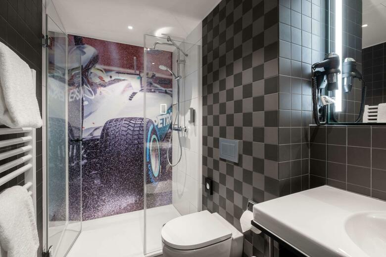V8 Hotel K�ln @motorworld, Ascend Hotel Collection