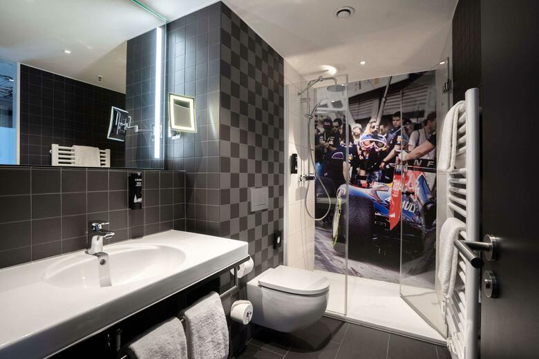 V8 Hotel K�ln @motorworld, Ascend Hotel Collection