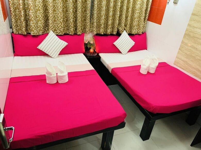 Hotel Manila Lounge