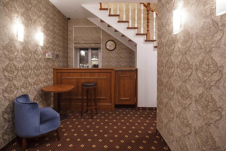 Esquire Hotel