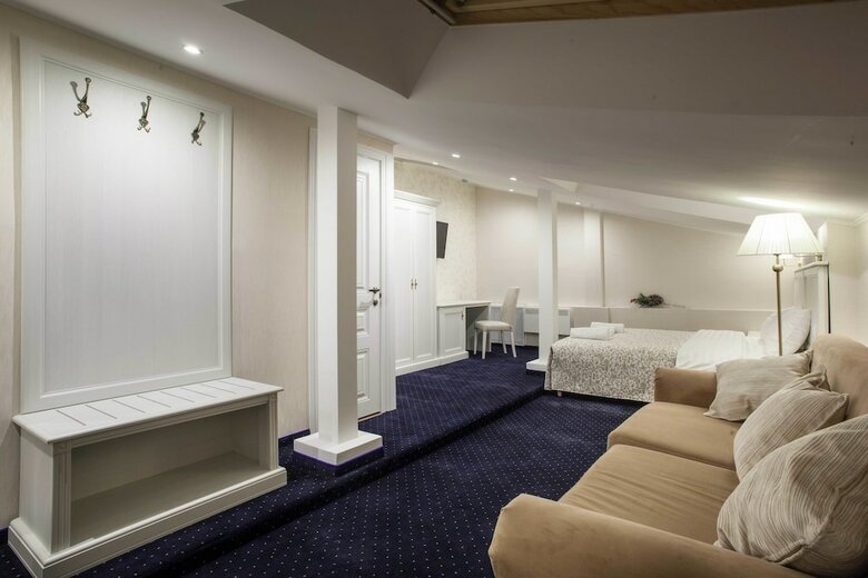 Esquire Hotel