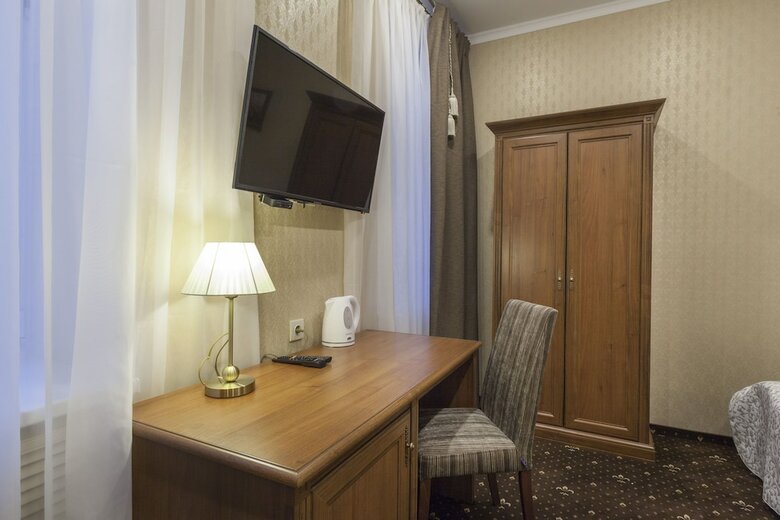 Esquire Hotel
