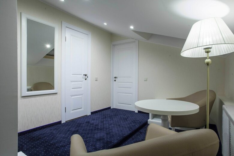 Esquire Hotel