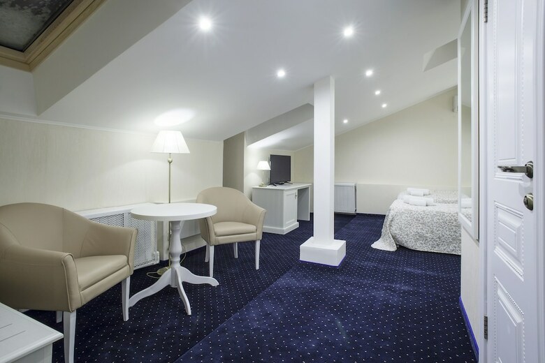 Esquire Hotel