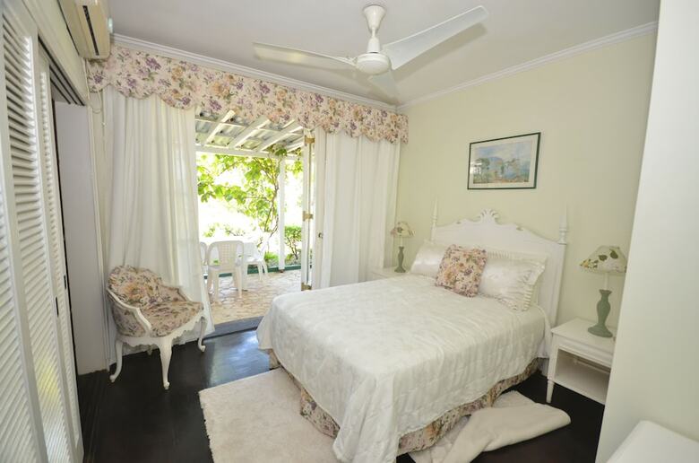 Villa Pharos-summertime- Montego Bay 6br