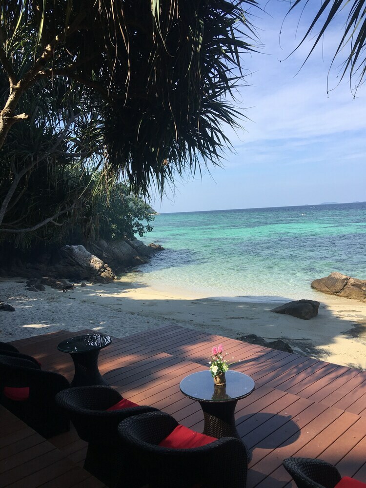 Hotel Decho Beach Resort