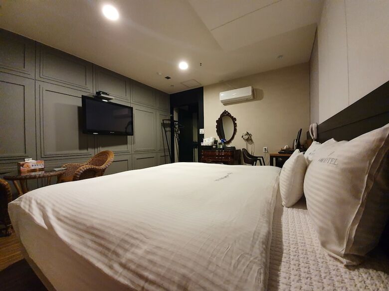 Cnn Hotel