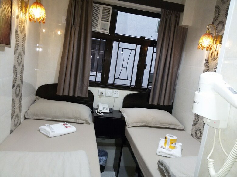 Aashiana Hotel