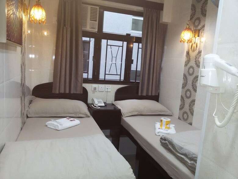 Aashiana Hotel
