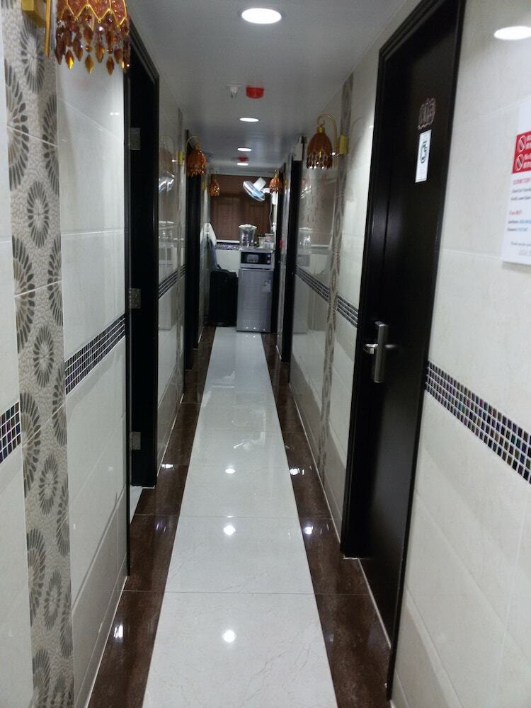 Aashiana Hotel