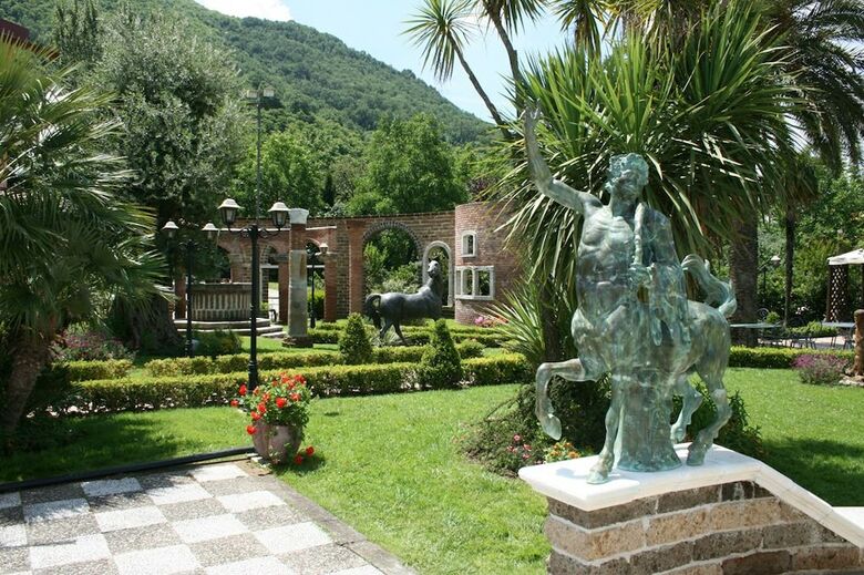 Hotel Arco Di Magliano