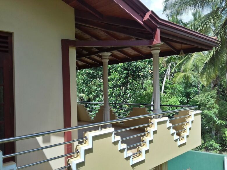 Vinses Villa In Hikkaduwa