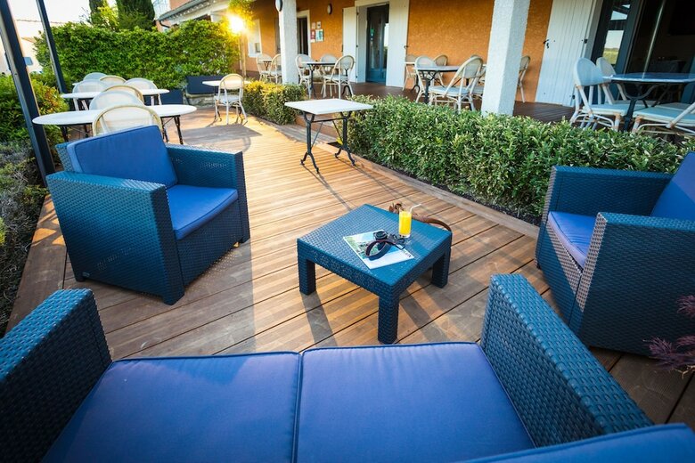 Hotel H�tel Saint Geni�s