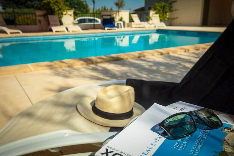 Hotel H�tel Saint Geni�s