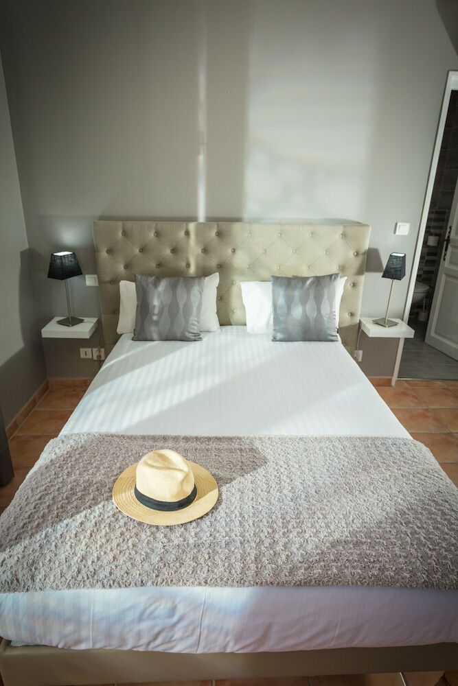 Hotel H�tel Saint Geni�s