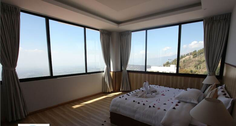 Hotel Ratna Giri Resort
