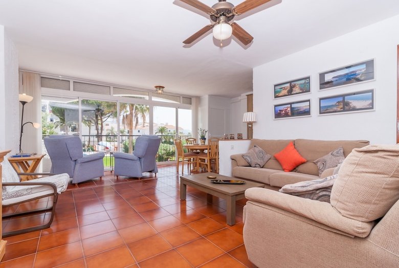 Apartamentos Carabeo Canovas Nerja