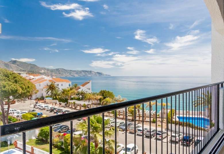 Apartamentos Carabeo Canovas Nerja