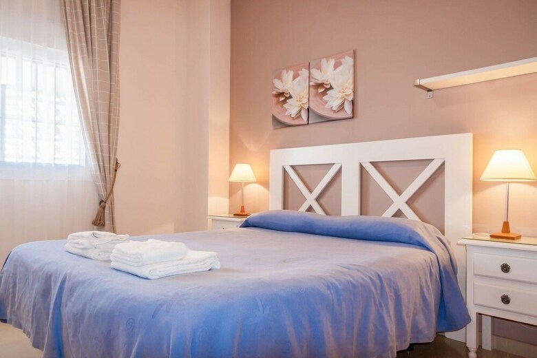Apartamentos Carabeo Canovas Nerja