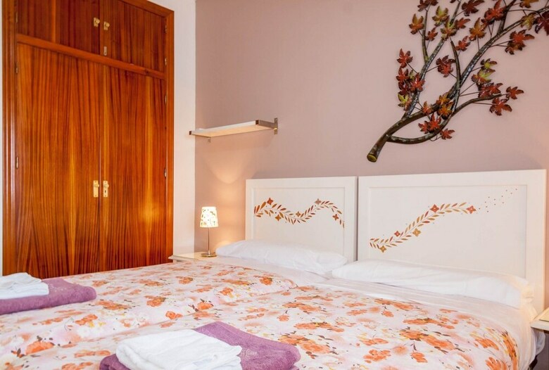 Apartamentos Carabeo Canovas Nerja