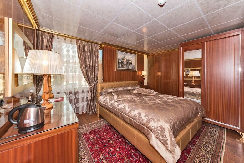 Cevheri's Hotel